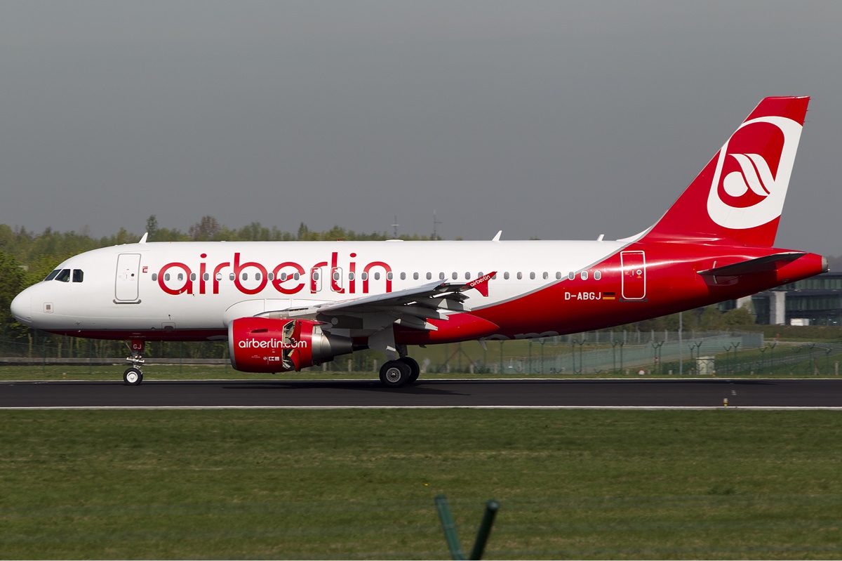 Air_Berlin_Airbus_A319_Airwim-1