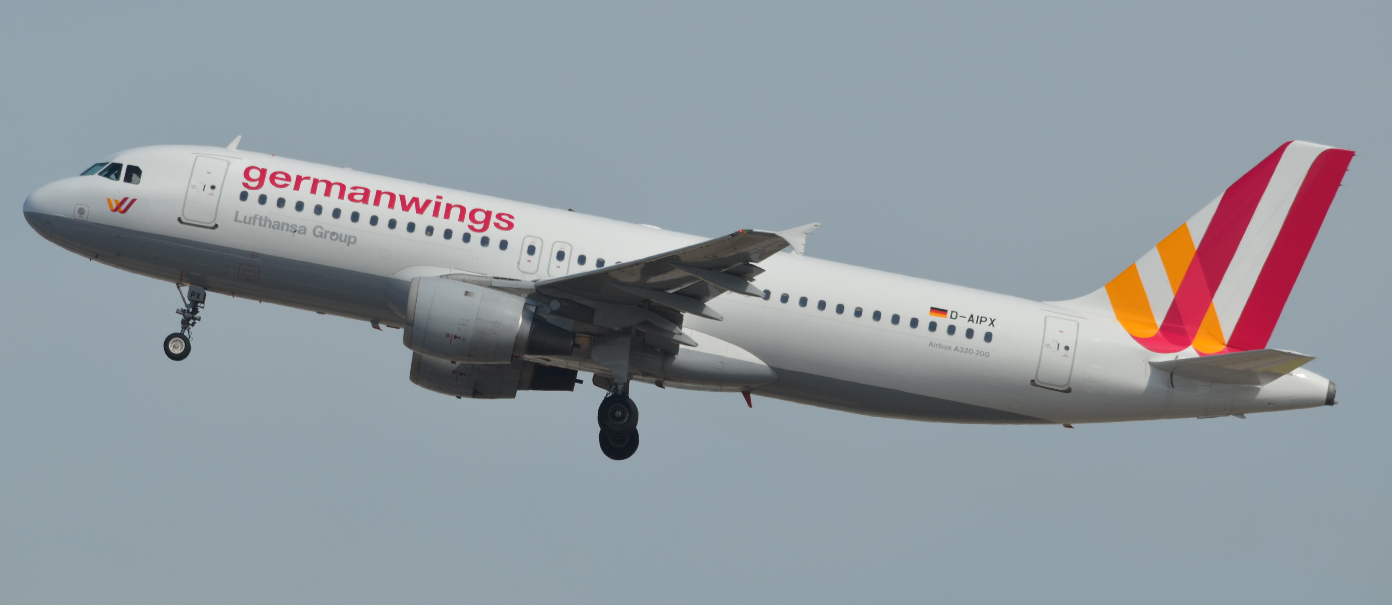 320_GERMANWINGS_D-AIPX_147_10_05_14_BCN_RIP_(16730197959)