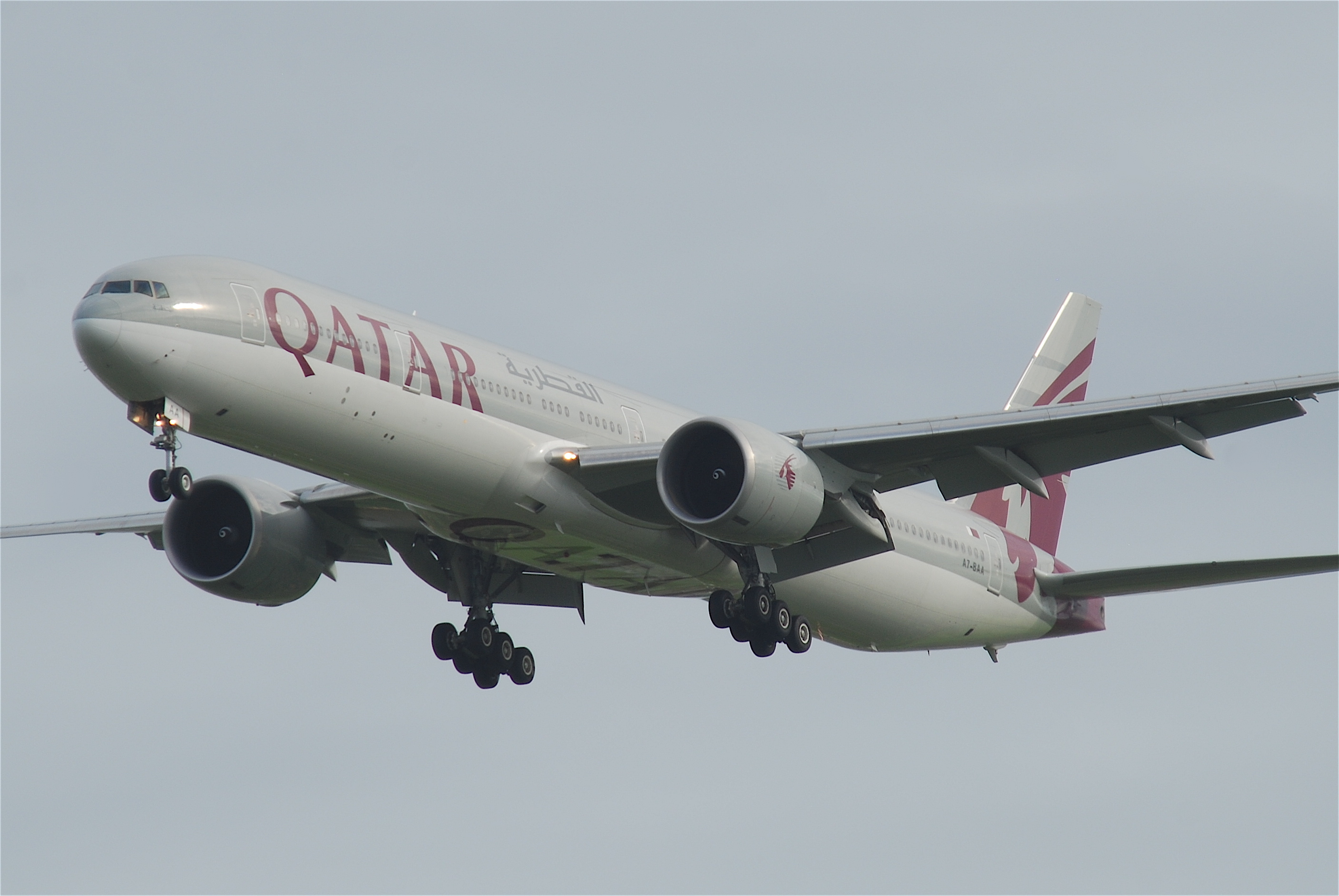 Qatar_Airways_Boeing_777-300;_A7-BAA@BKK;30.07.2011_613bb_(6041791713)