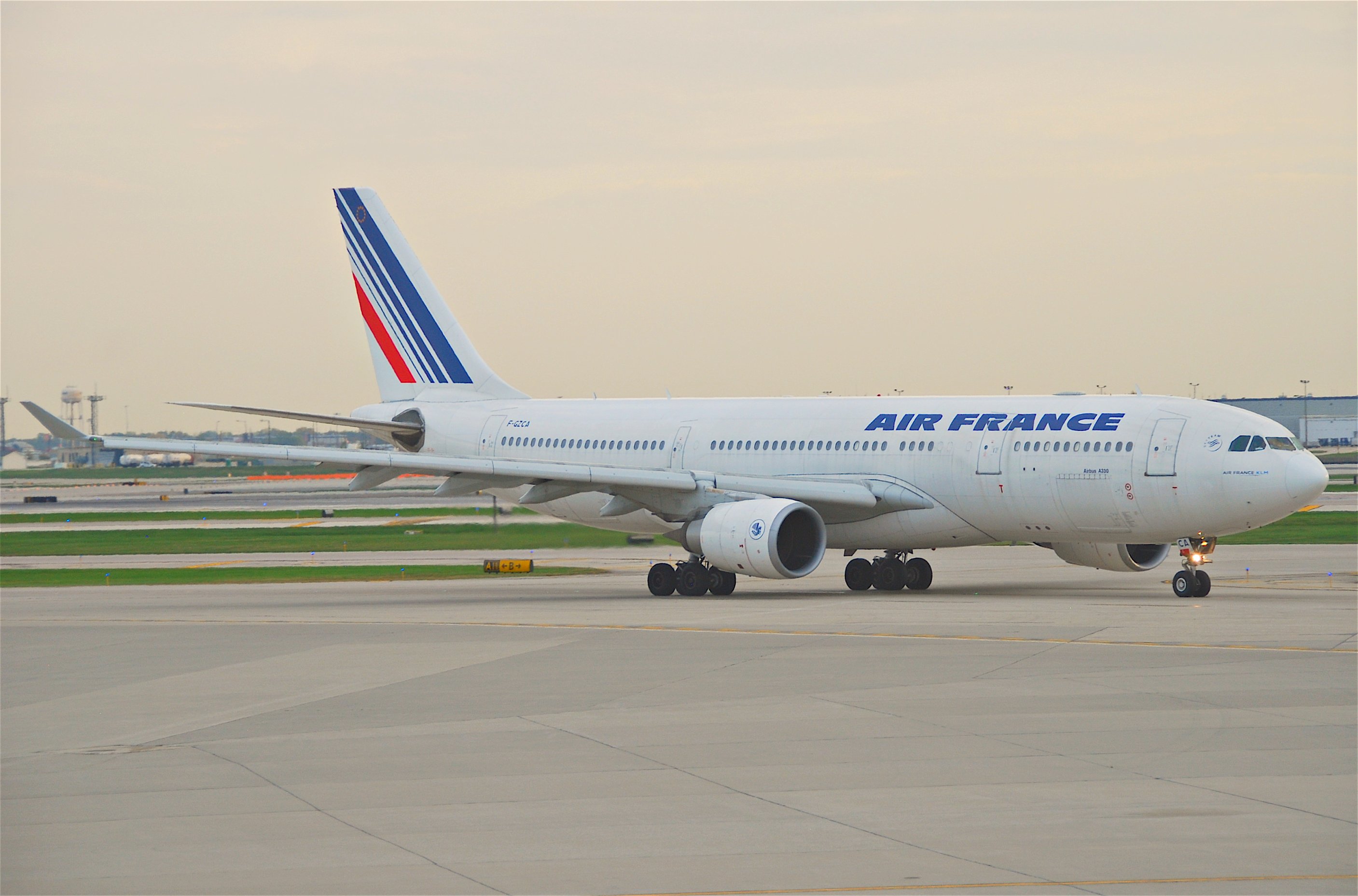 Air_France_Airbus_A330-200;_F-GZCA@ORD;12.10.2011_624ck_(6301856272)