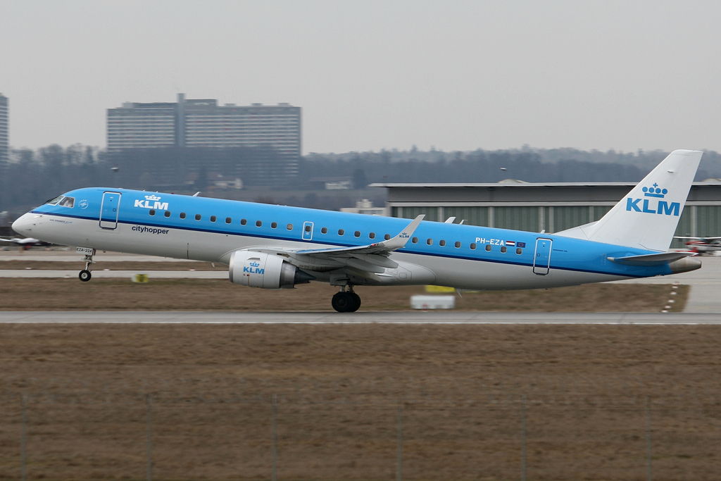 KLM_Cityhopper_E190_PH-EZA