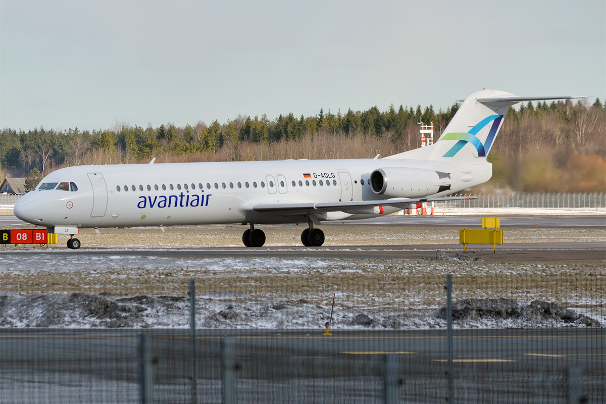 Avanti_Air,_D-AOLG,_Fokker_F100_(26009898772)