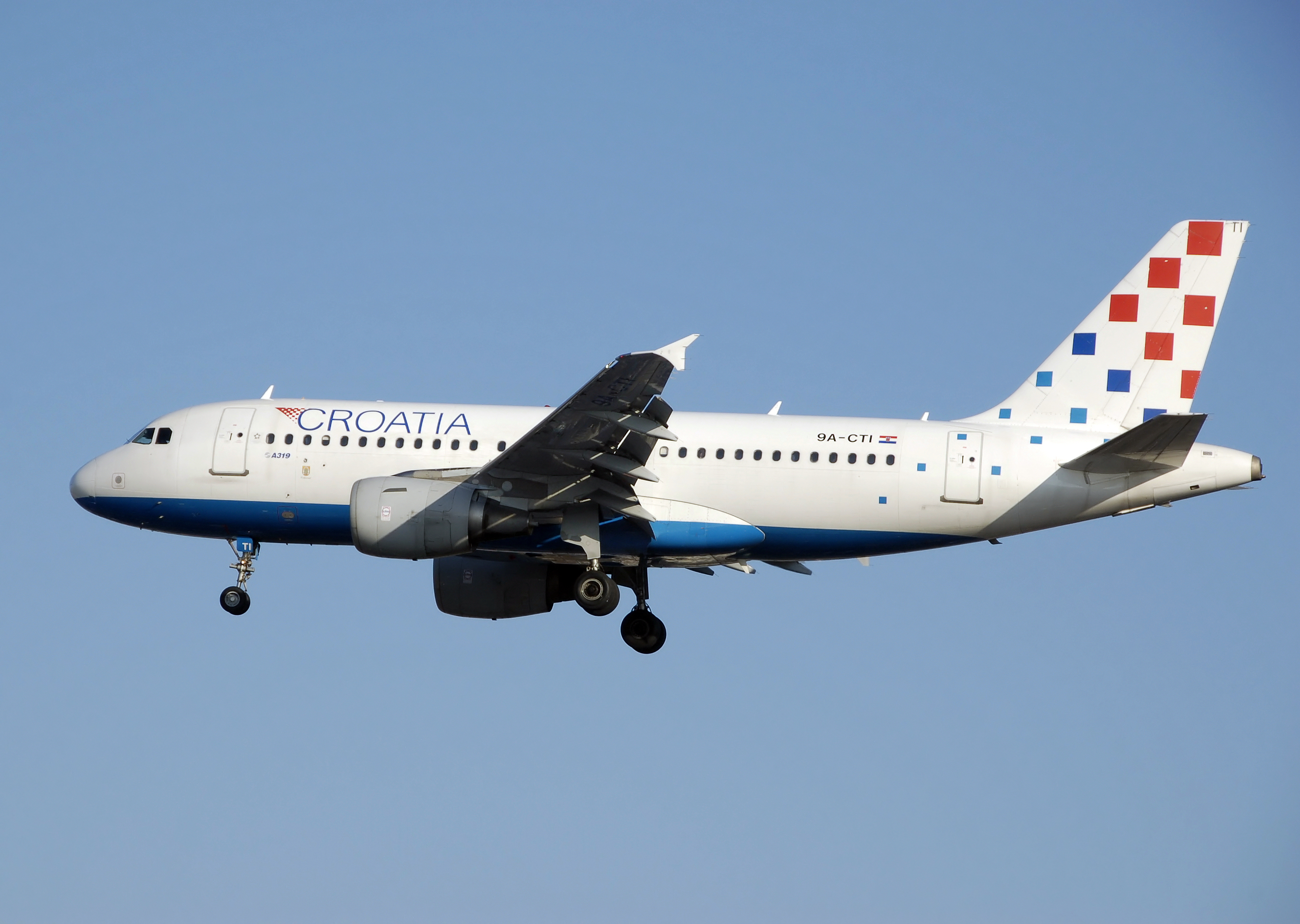 Croatia_airlines_a319-100_9a-cti_landing_arp