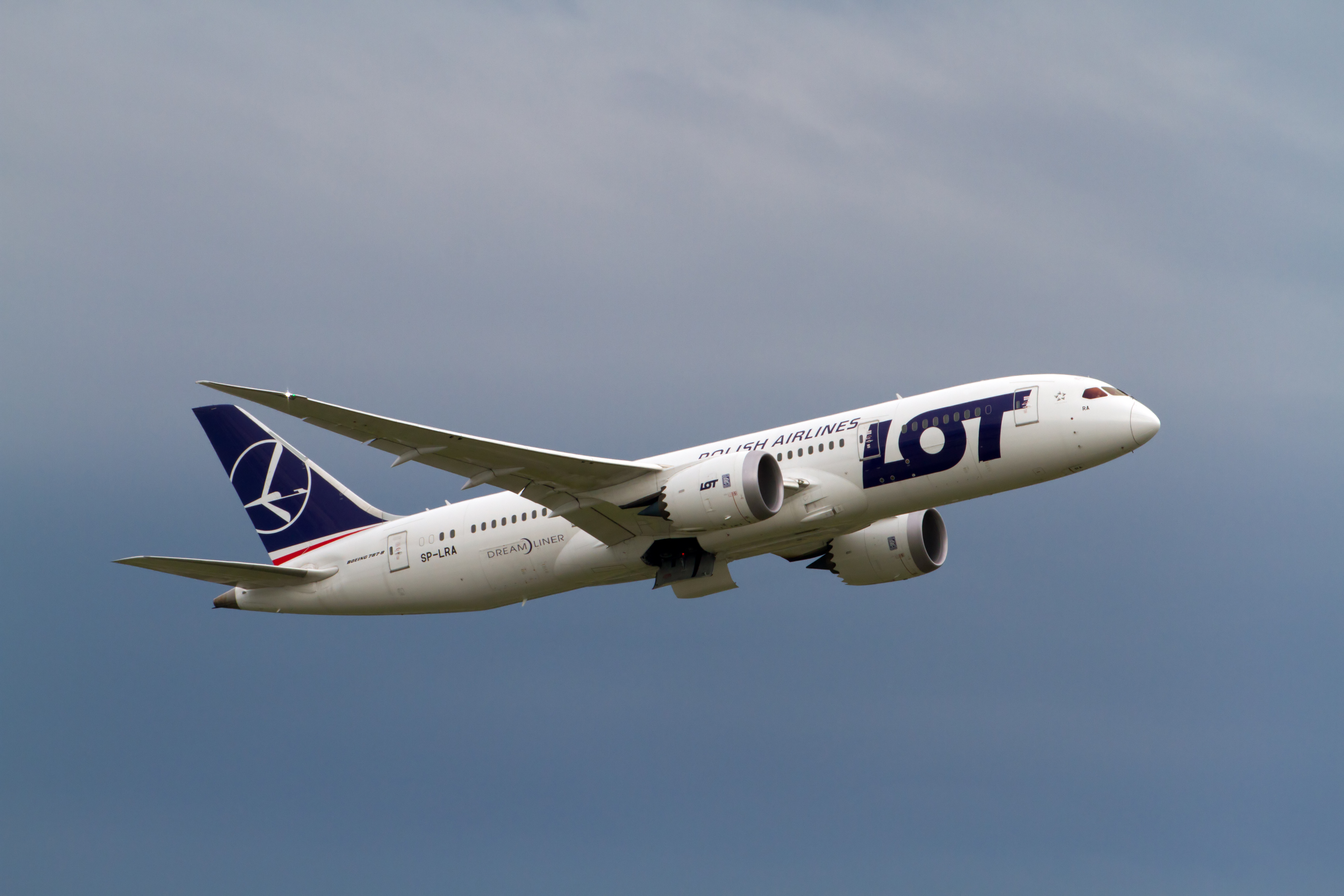 LOT_-_Polish_Airlines_Boeing_787-8_Dreamliner_SP-LRA_(14389157362)