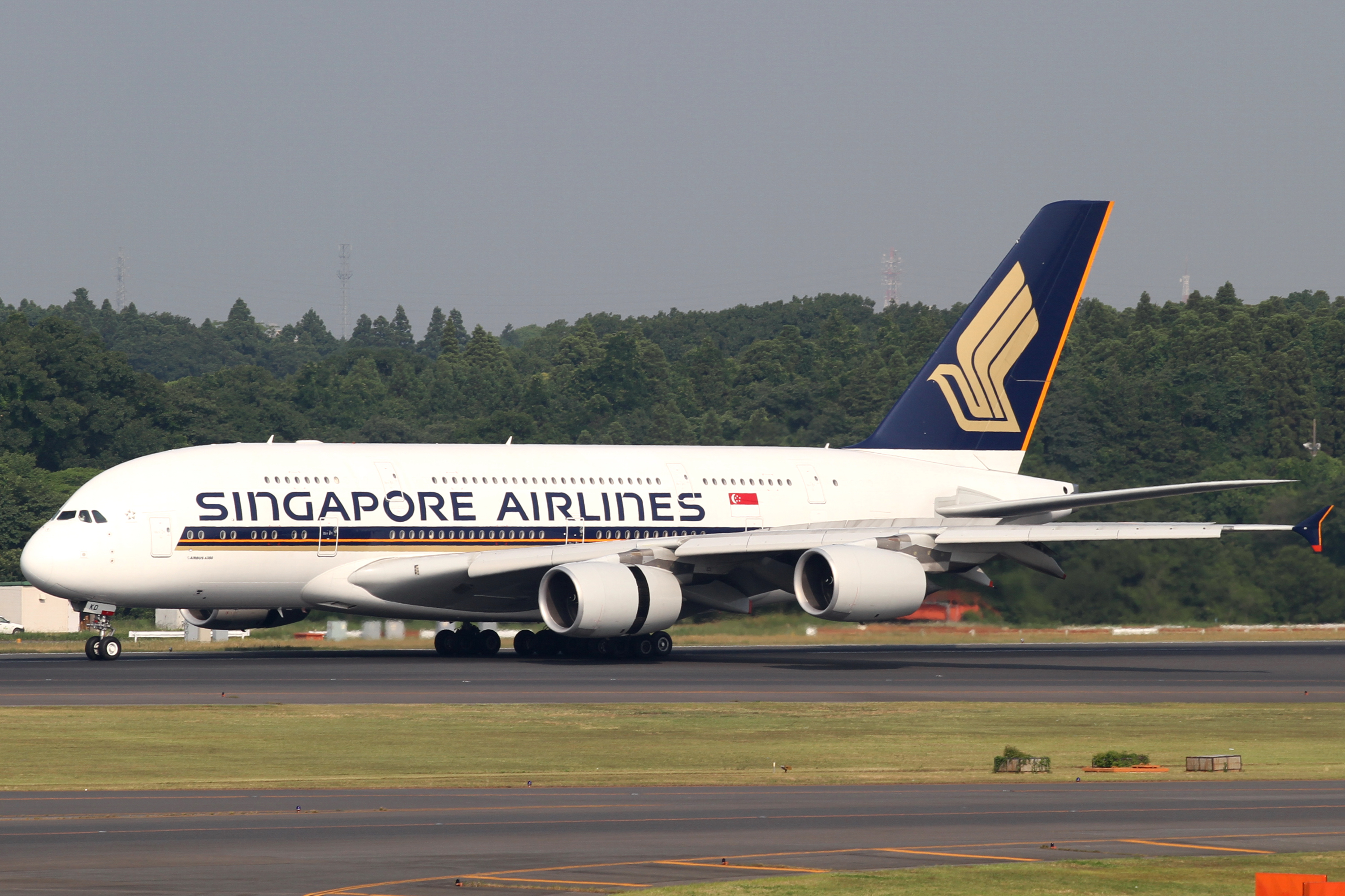 Singapore_Airlines_A380-800(9V-SKD)_(4693344489)