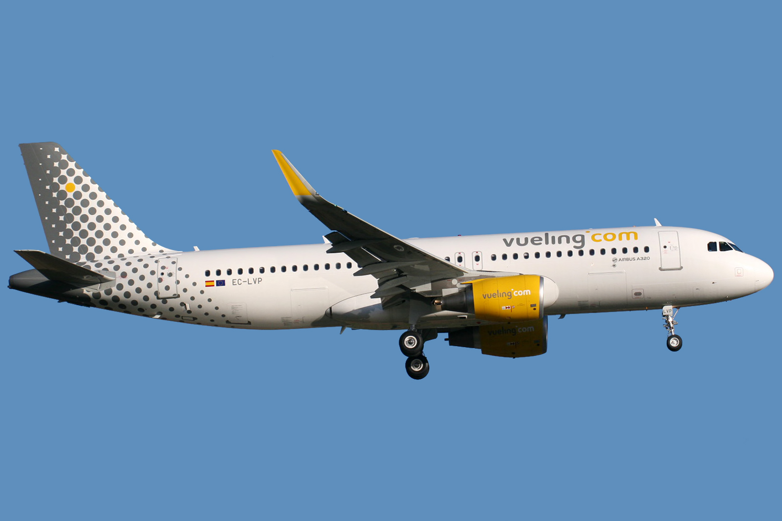 Airbus_A320-214(WL)_Vueling_EC-LVP_(8747385469)