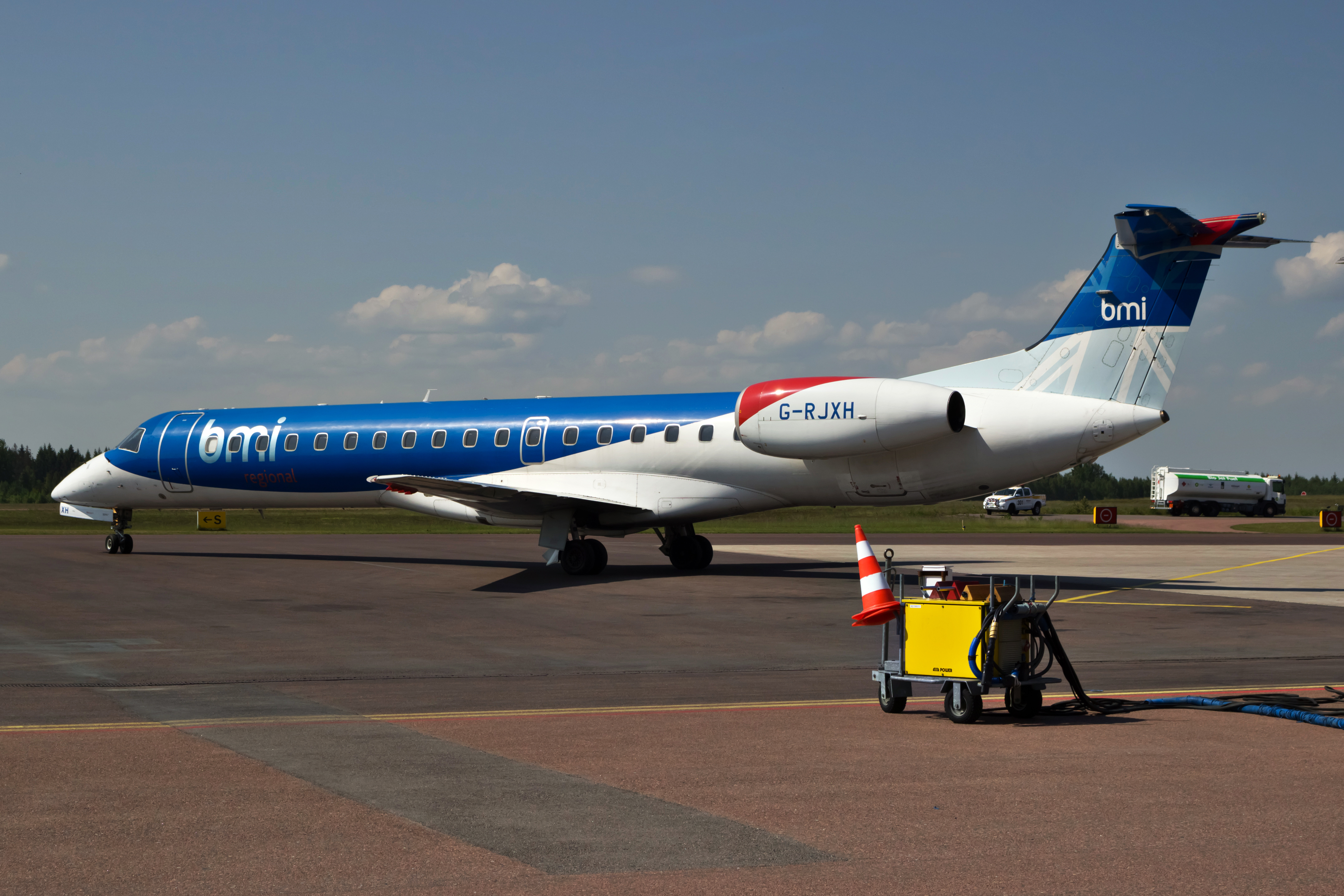 G-RJXH_Embraer_ERJ_145_bmi_KSD