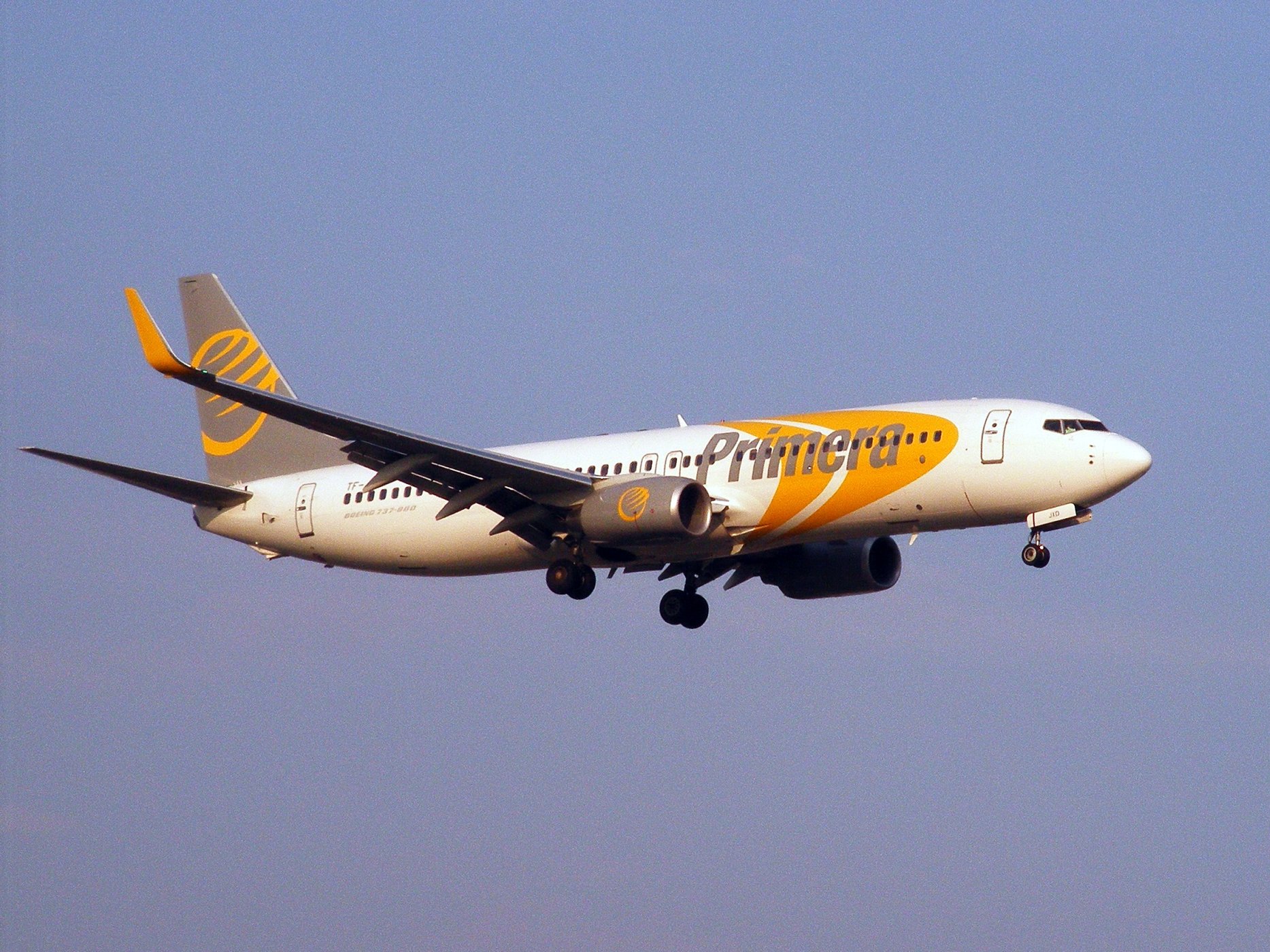 Primera_Boeing_737-800_(2620911287)_(2)