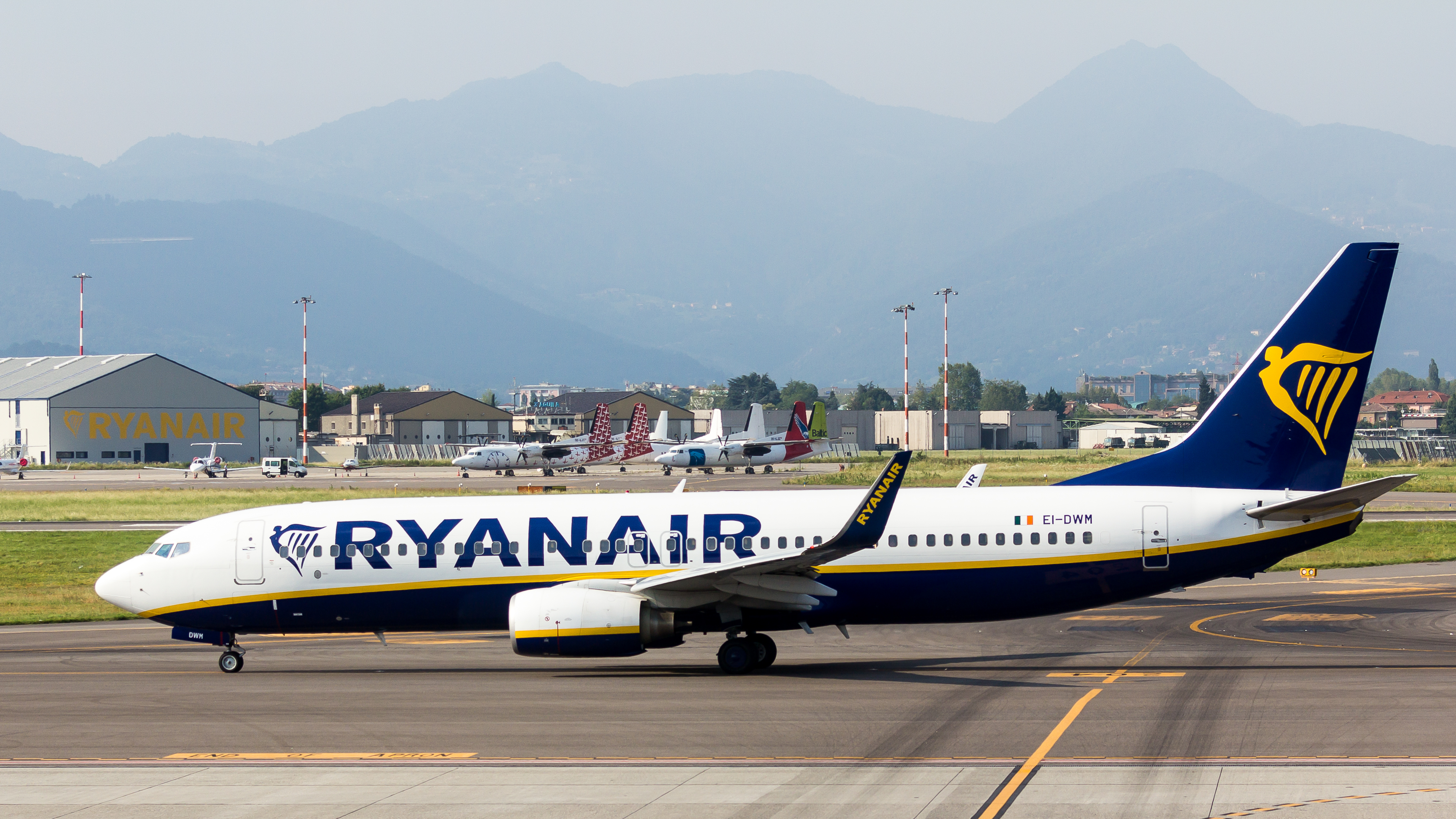 Ryanair - Boeing 737-800 - EI-DWM - Orio al Serio International