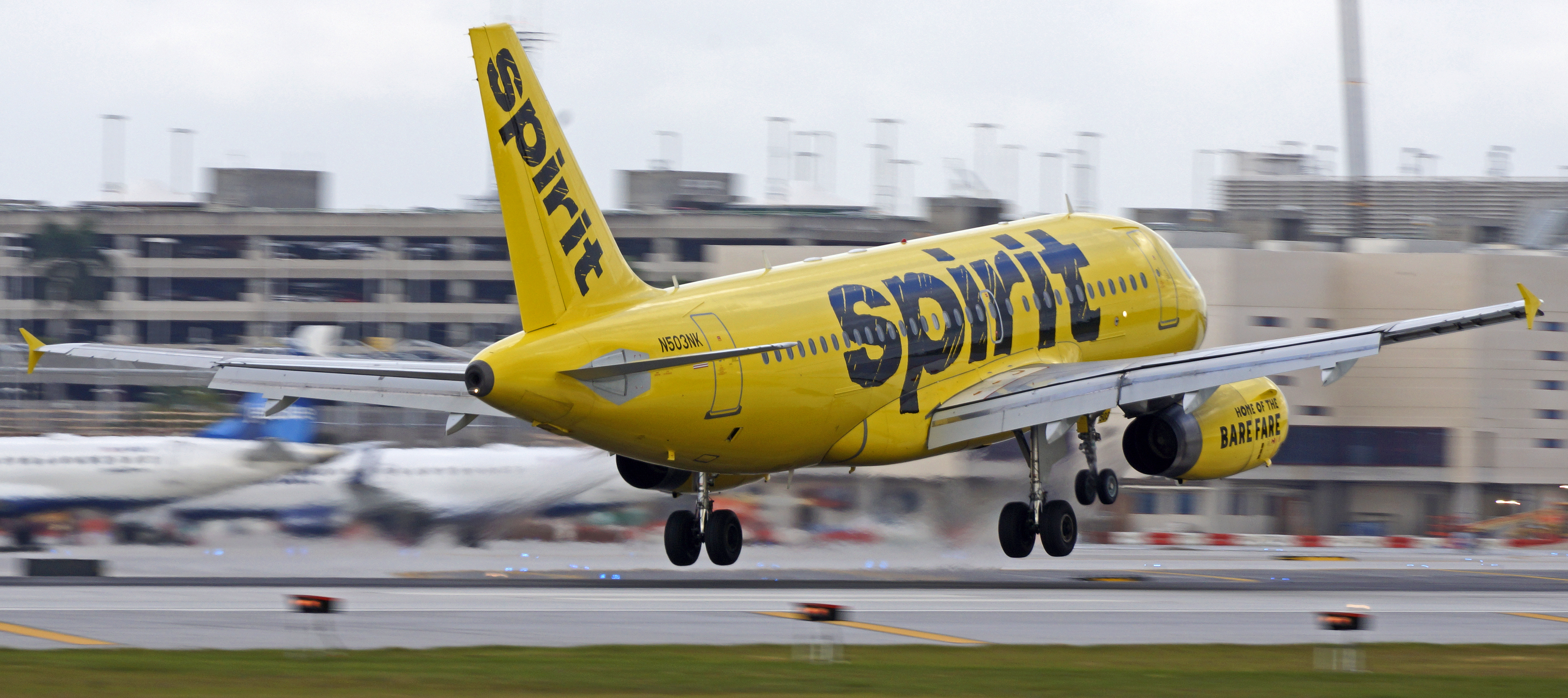 Spirit_Airlines_Airbus_A319_(N503NK)_landing_at_FLL.jpg