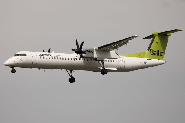 1280px-air_baltic_q400_yl-bax