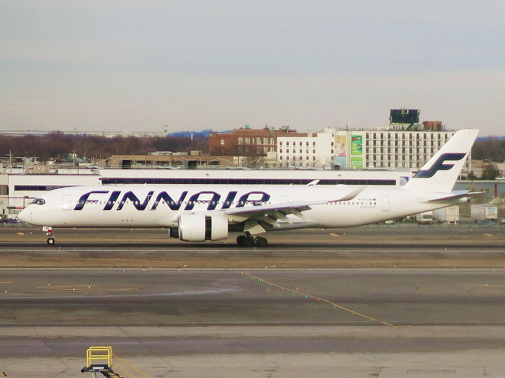 finnair_airbus_a350-941_oh-lwa_at_jfk_airport_january_2016