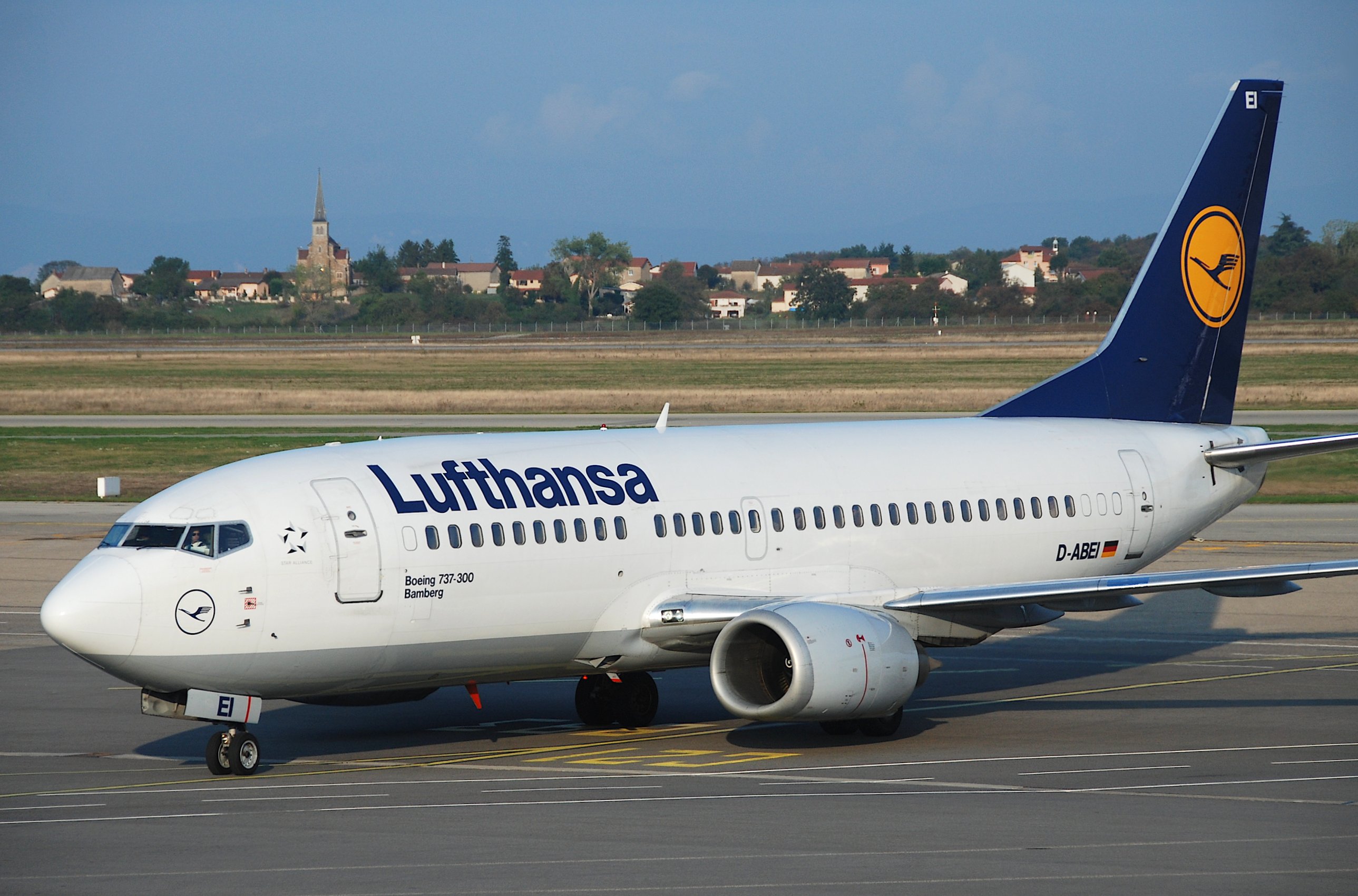 lufthansa_boeing_737-300_d-abeilys27-09-2009_557al_4329513299