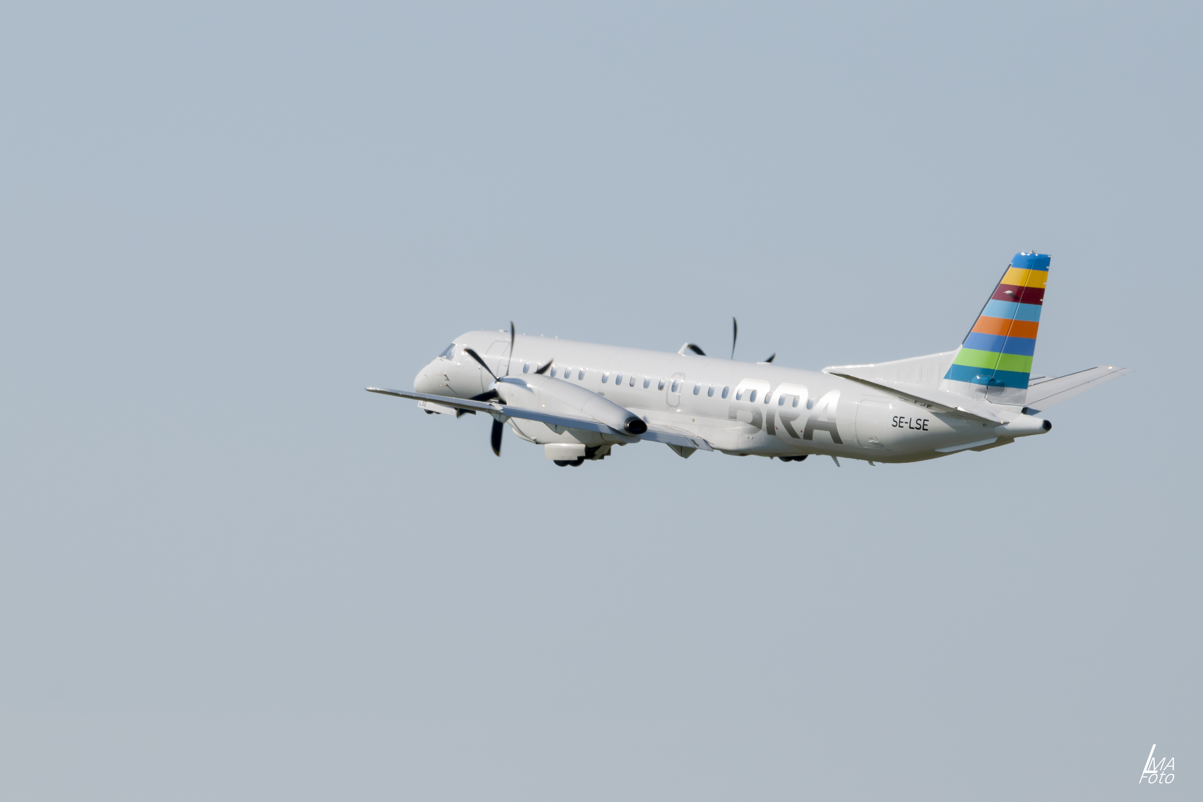 saab2000