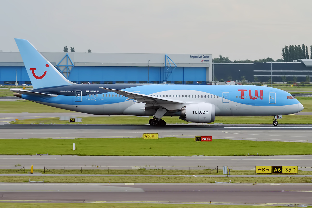 tui_airlines_netherlands_ph-tfl_boeing_787-8_dreamliner_27860119234