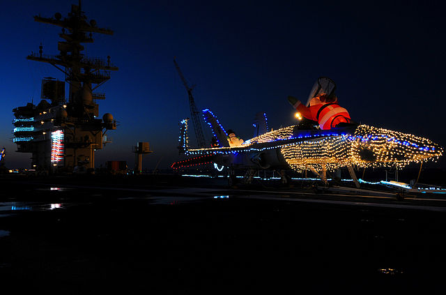 640px-us_navy_101219-n-6632s-012_an_f-a-18_hornet_is_decorated_with_christmas_lights_on_the_flight_deck_of_the_aircraft_carrier_uss_george_h-w-_bush_cvn