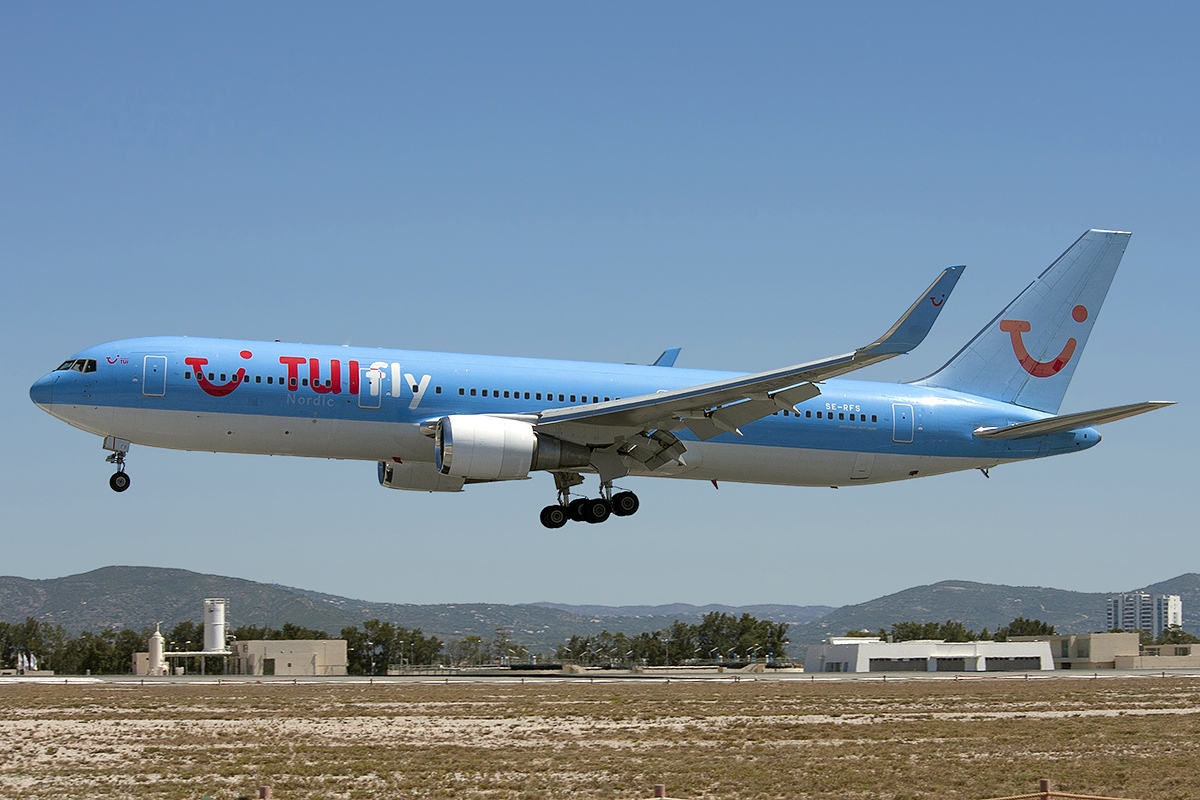 boeing_767-304er_tuifly_nordic_jp7630122