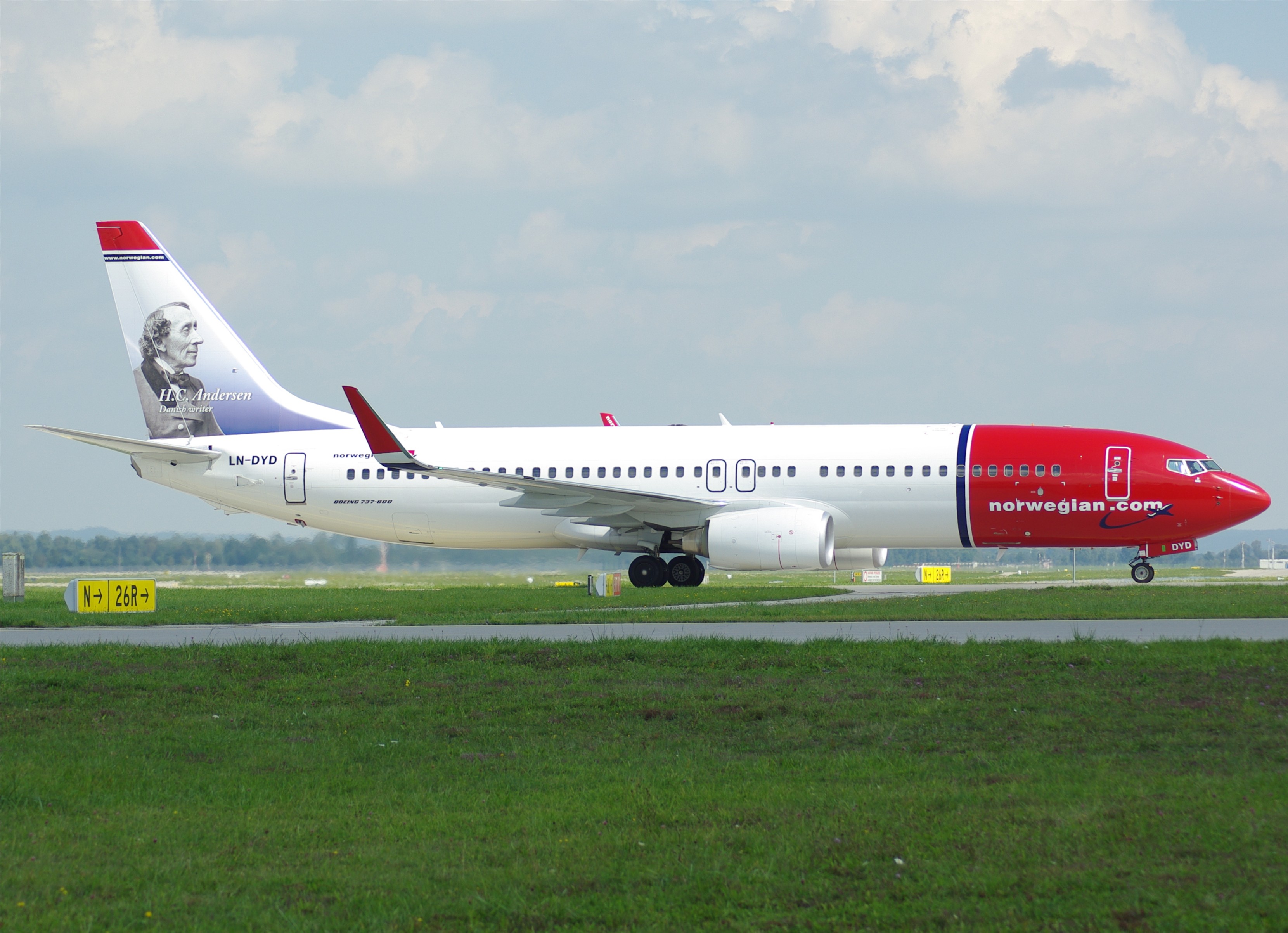 norwegian_air_shuttle_b737-800wl_ln-dyd_muc