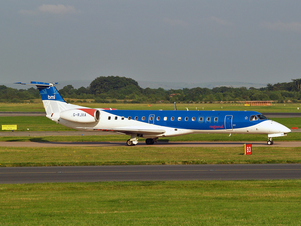 bmi_regional_embraer_emb-145ep_at_manchester_airport
