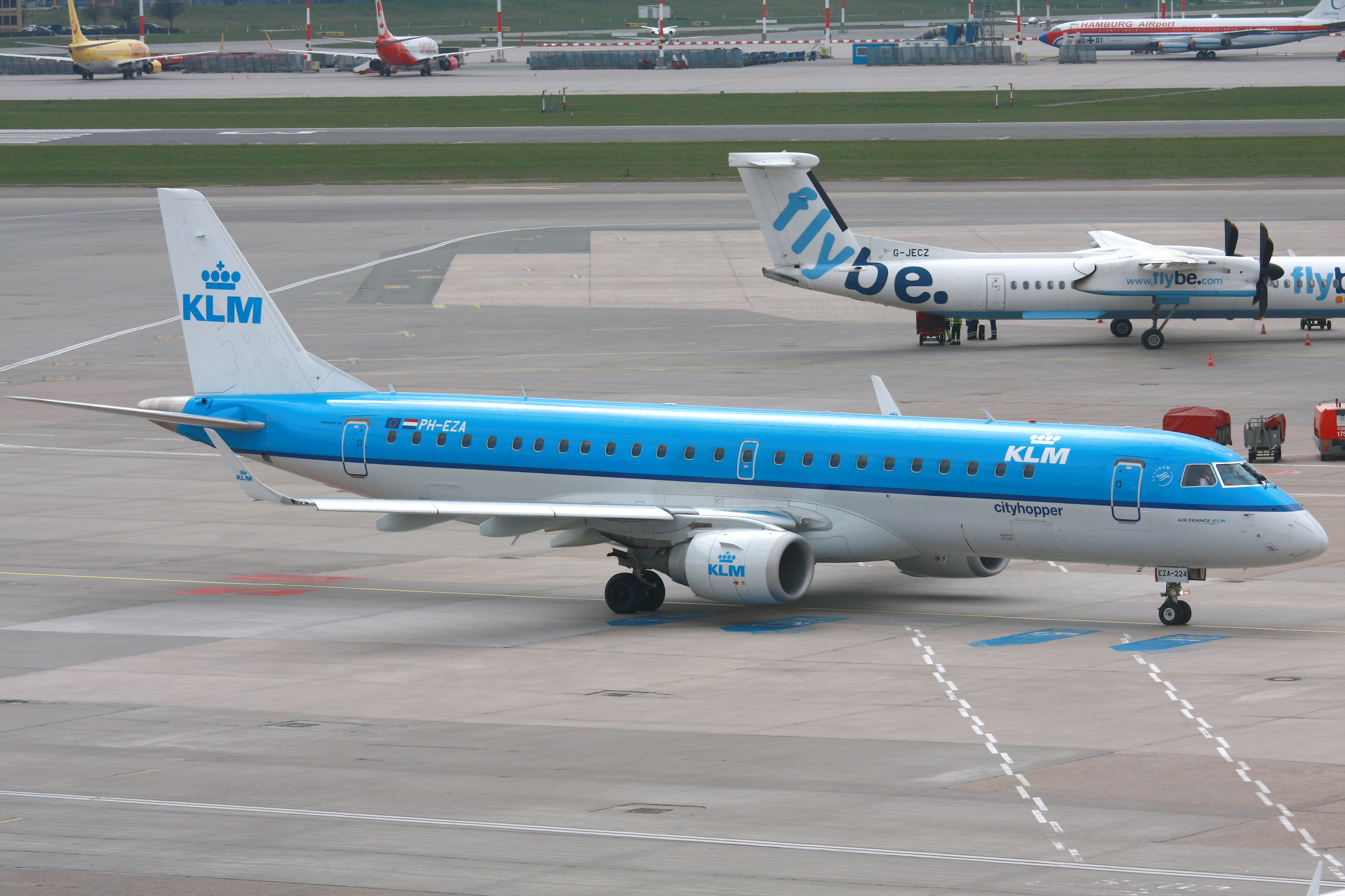 2010-04-06_ERJ190_KLM_PH-EZA_EDDH_01