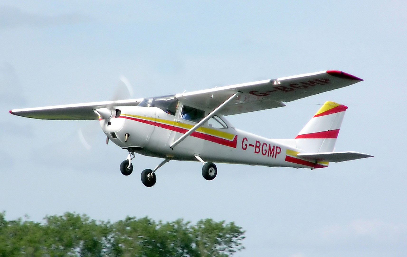 Cessna.f172g.g-bgmp.arp