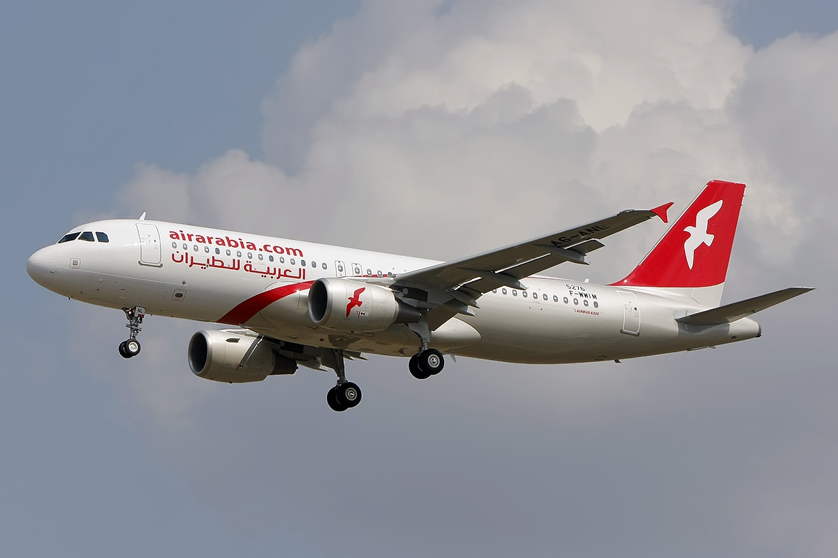 Airbus_A320-214,_Air_Arabia_JP7617617WIKIPEDIACOMMONS