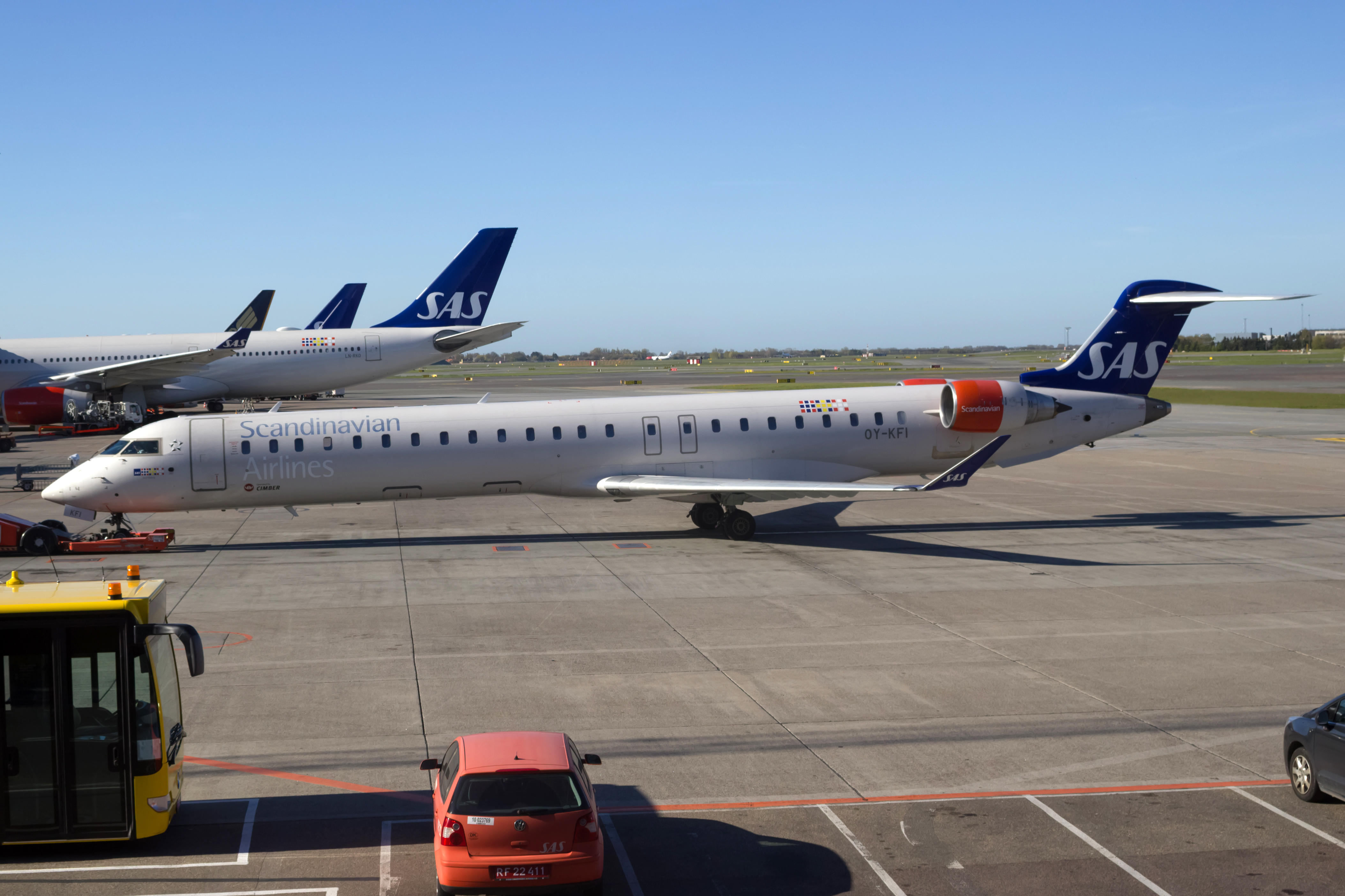 OY-KFI_CRJ900_SAS_CPHWIKIPEDIACOMMONS