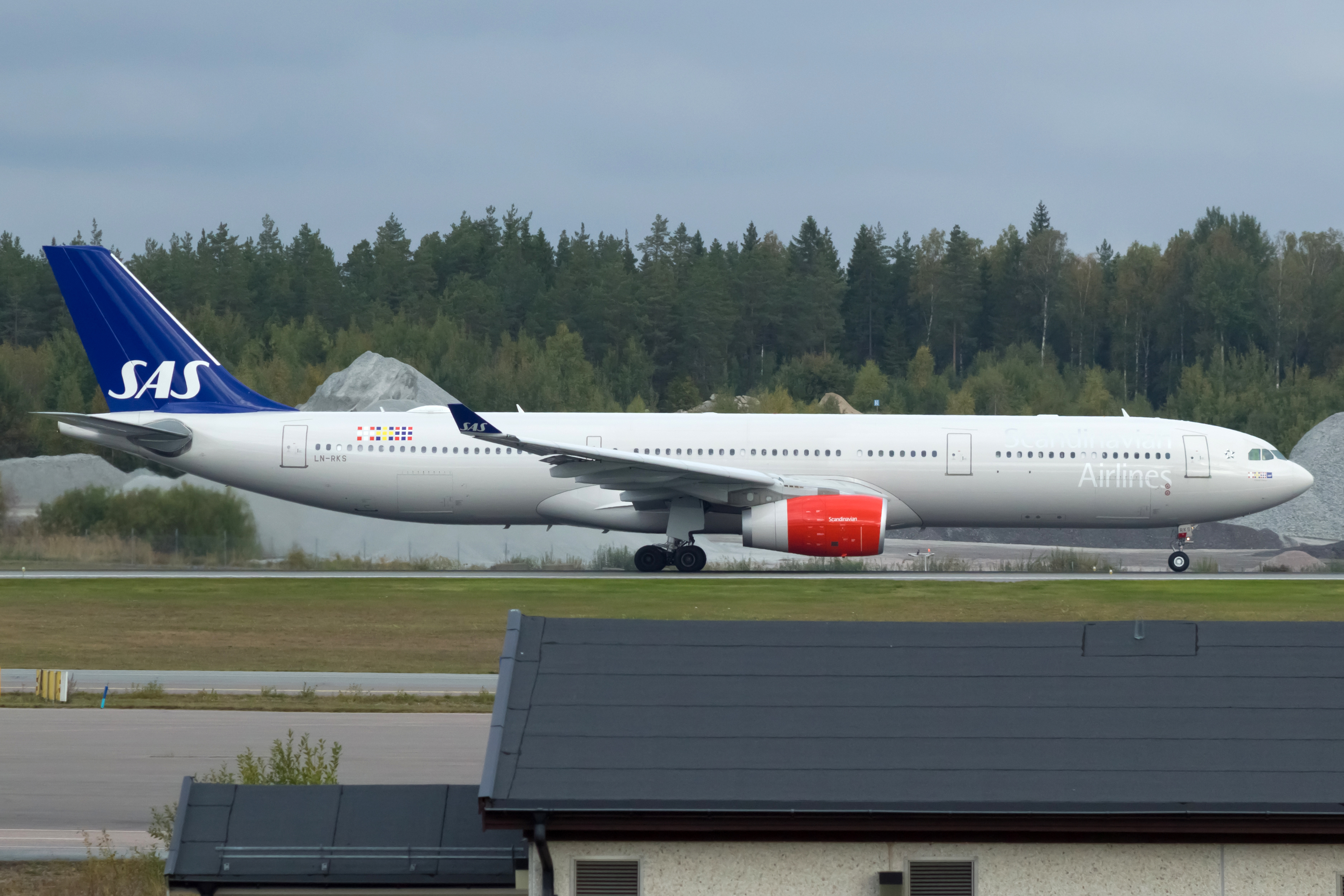LN-RKS_A330_SAS_ARN_03