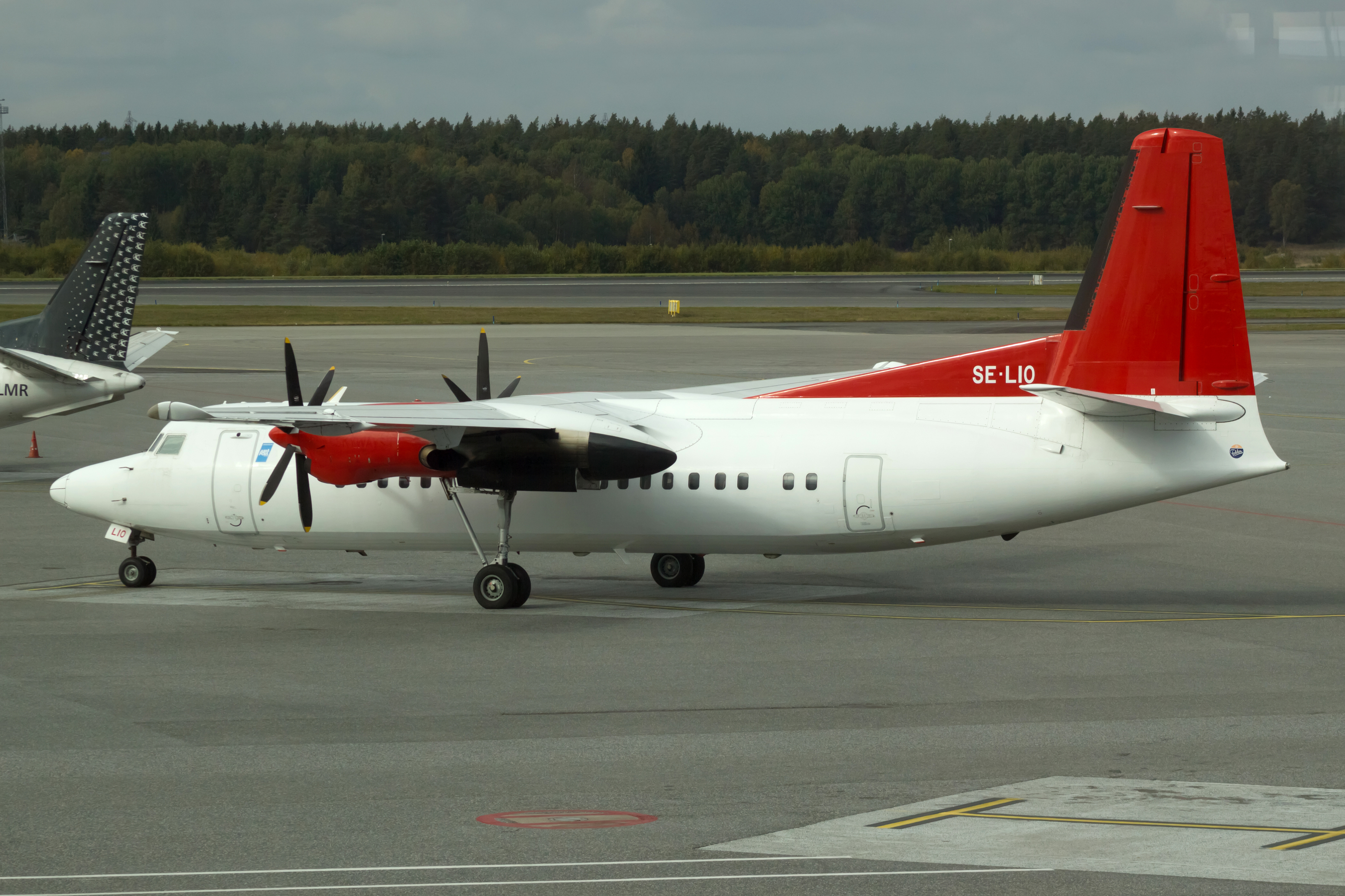 SE-LIO_Fokker_50_Amapola_ARN_02