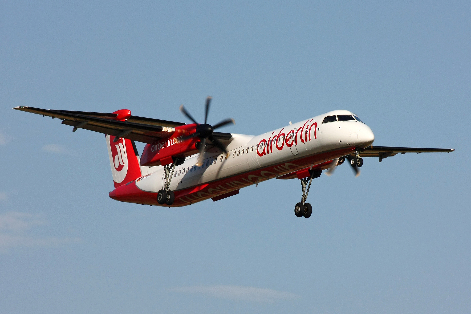 Luftfahrtgesellschaft_Walter_LGW_(Air_Berlin)_Dash_8-Q400