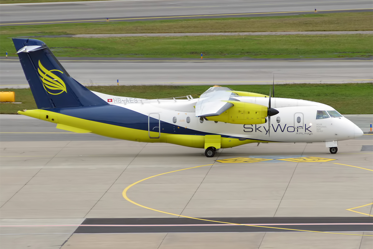 SkyWork_Airlines,_HB-AES,_Dornier_328-110_(22424609694)