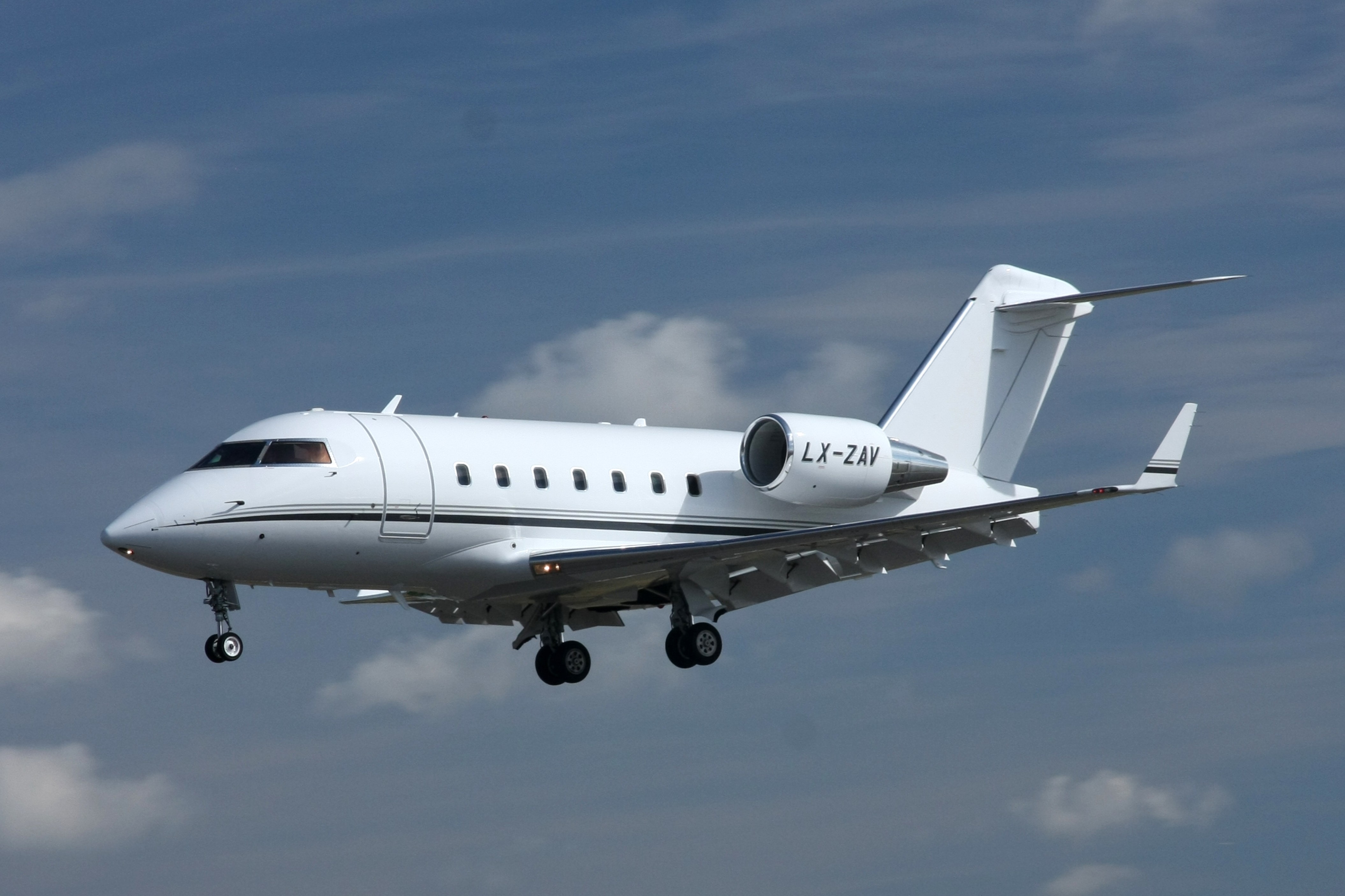 Canadair_CL500_Challenger_604_(4826809923)