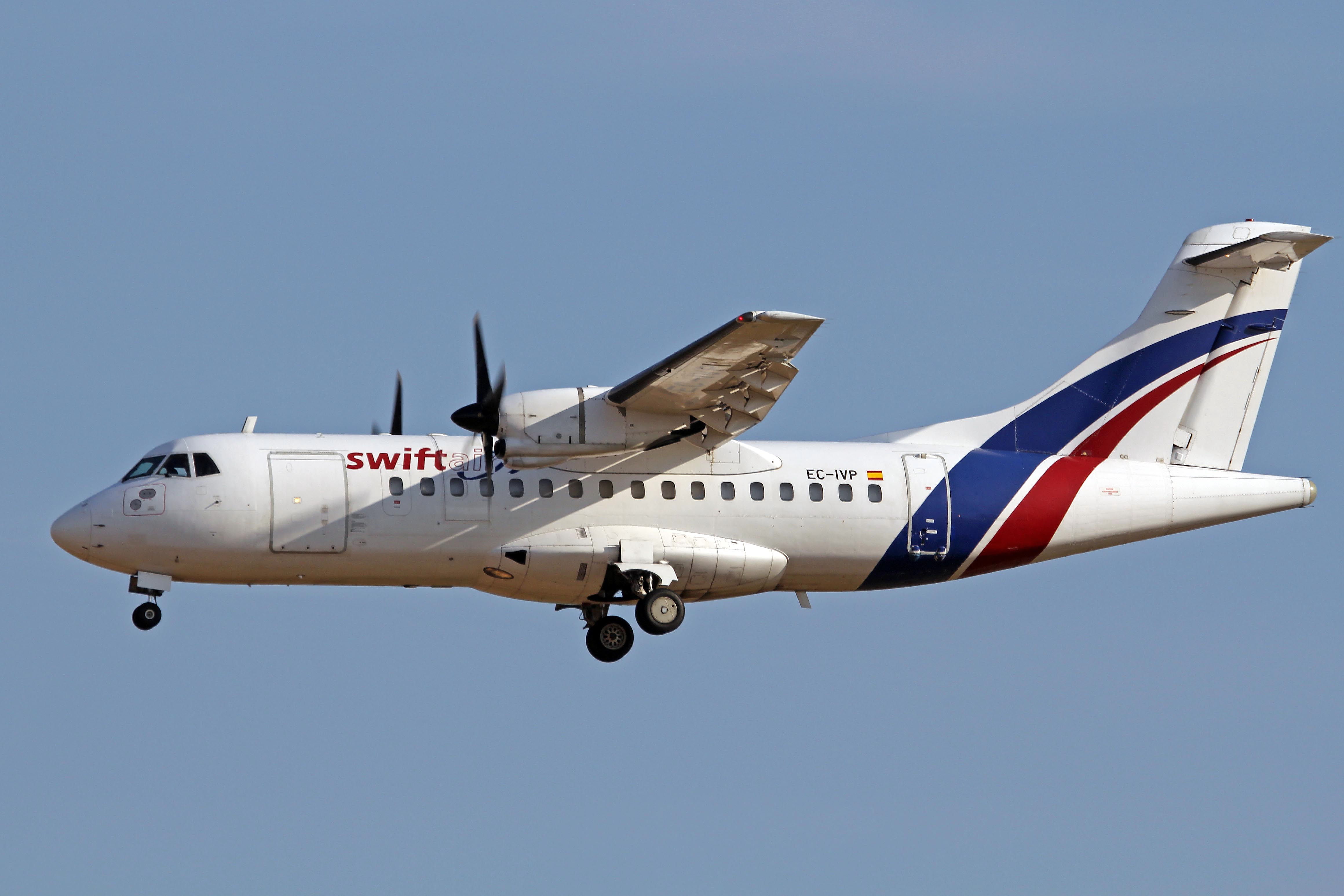 EC-IVP_ATR.42-300(F)_Swift_Air_PMI_30MAY12_(7303729764)