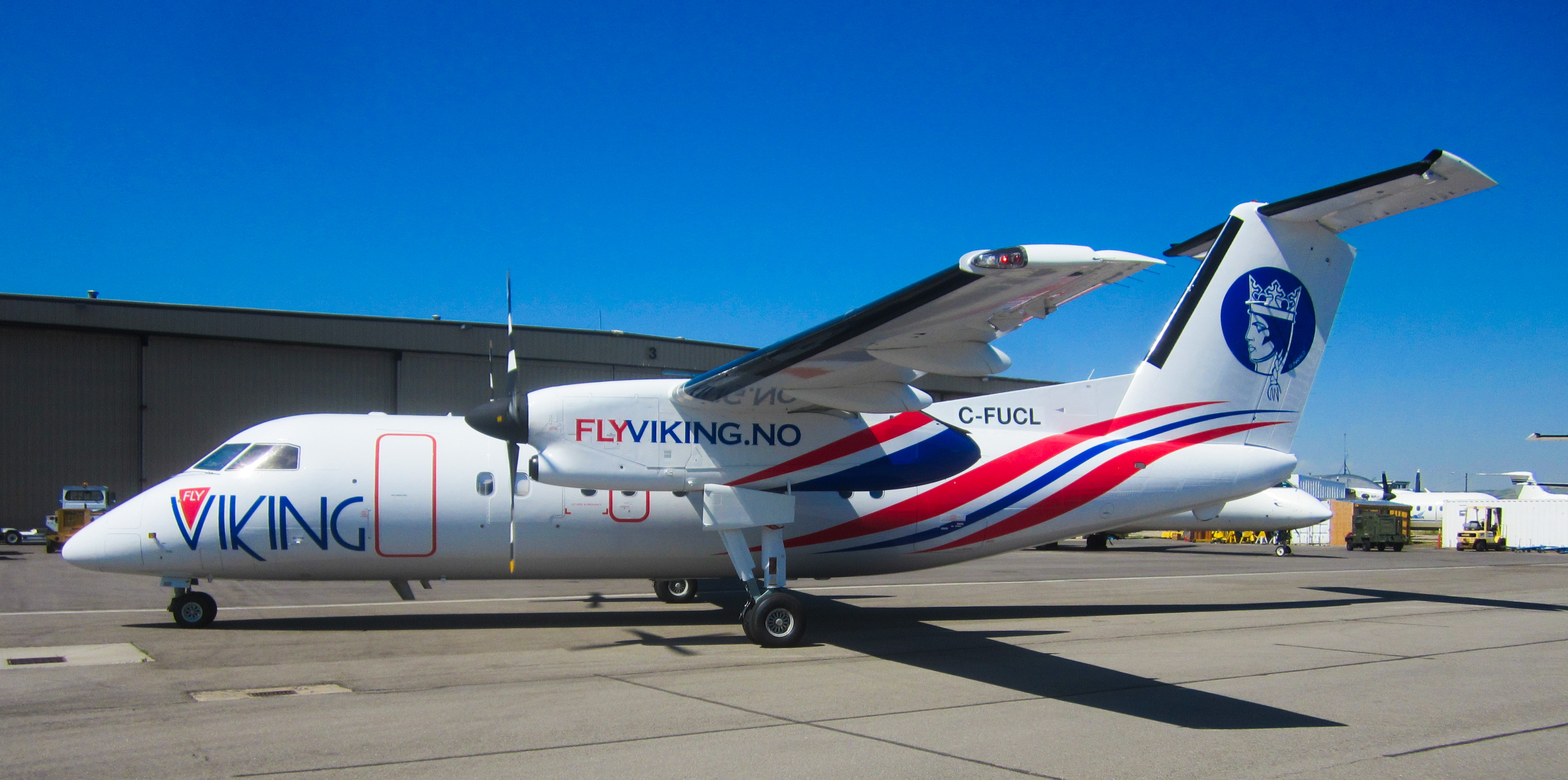 Fly-Viking-537-Dash-8