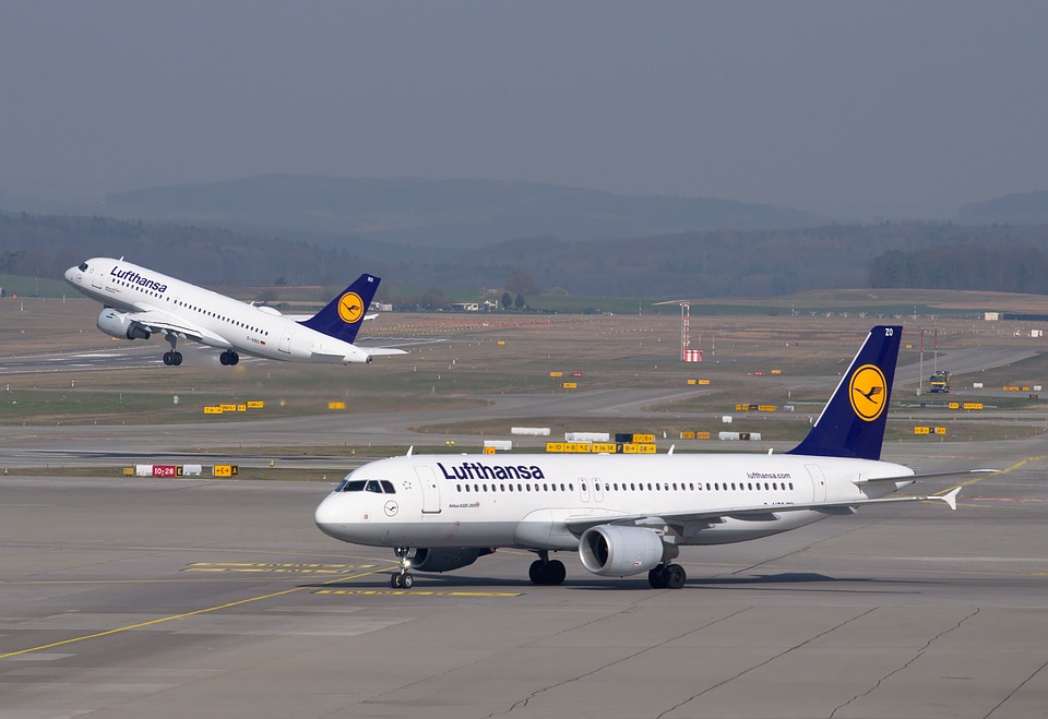 lufthansa-2152712_960_720