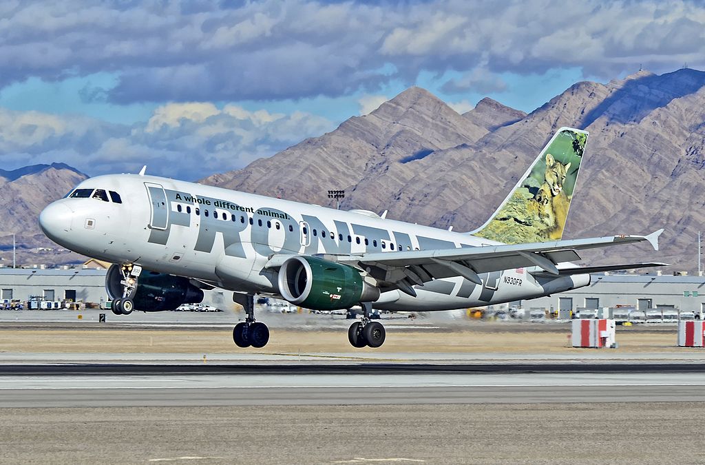 N930FR_Frontier_Airlines_Airbus_A319-111_(cn_2241)__Lola_and_Max__(8279622999)