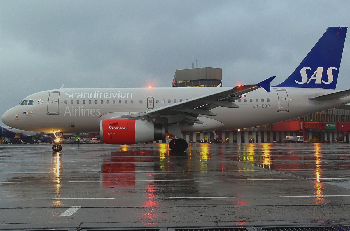 _SAS__A-319_OY-KBP_(4834348587)