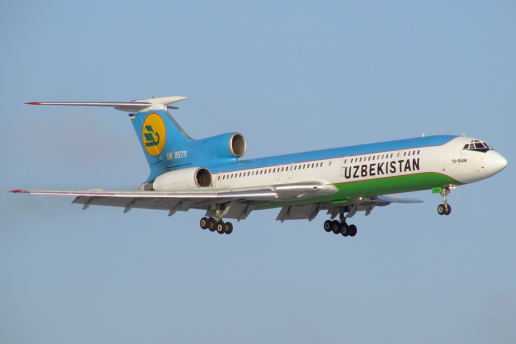 Tupolev_Tu-154M,_Uzbekistan_Airways_JP6144356