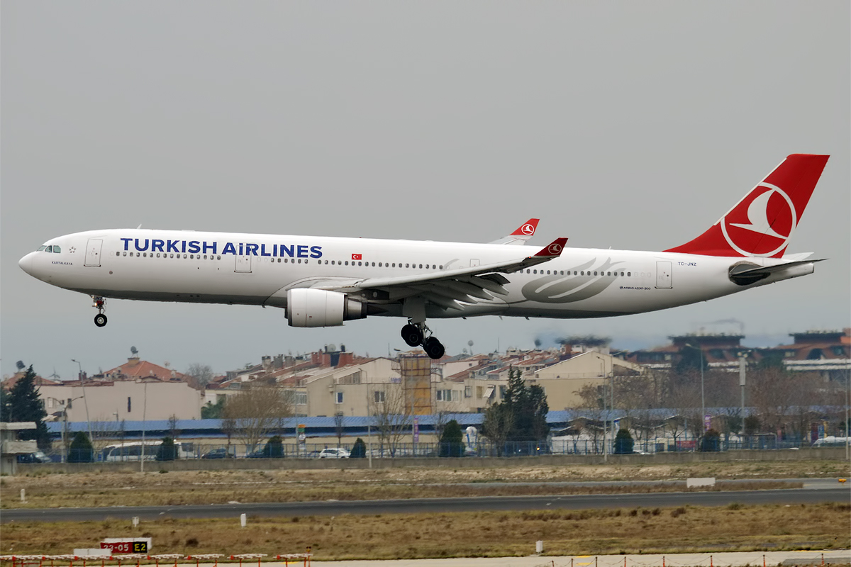 Turkish_Airlines,_TC-JNZ,_Airbus_A330-303_(31847879201)