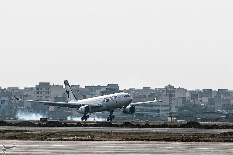 Arrival_of_Iran_Air_Airbus_A330-200_(EP-IJA)_at_Mehrabad_International_Airport_(6)