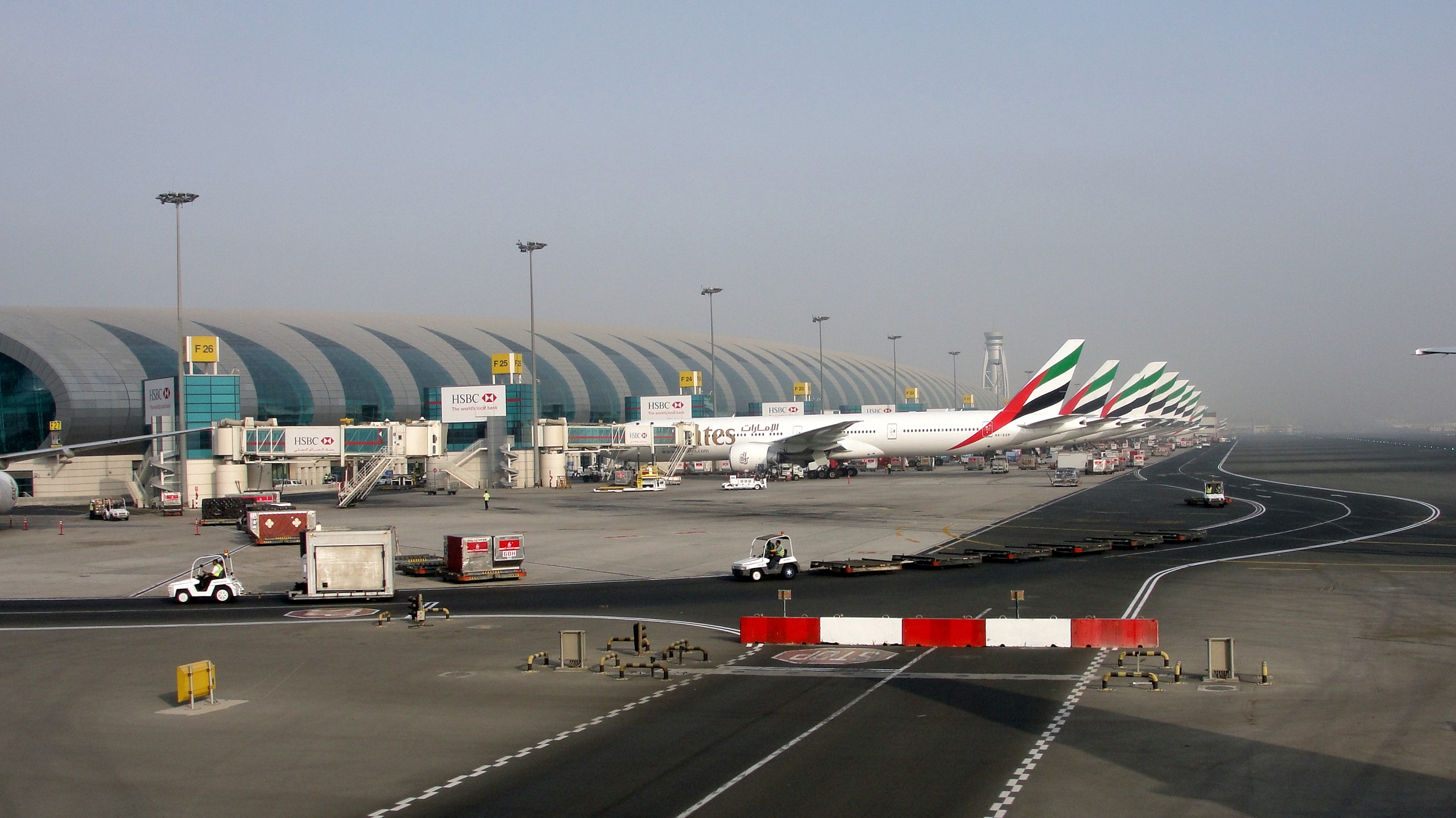 Dubai_International_Airport_Terminal_three