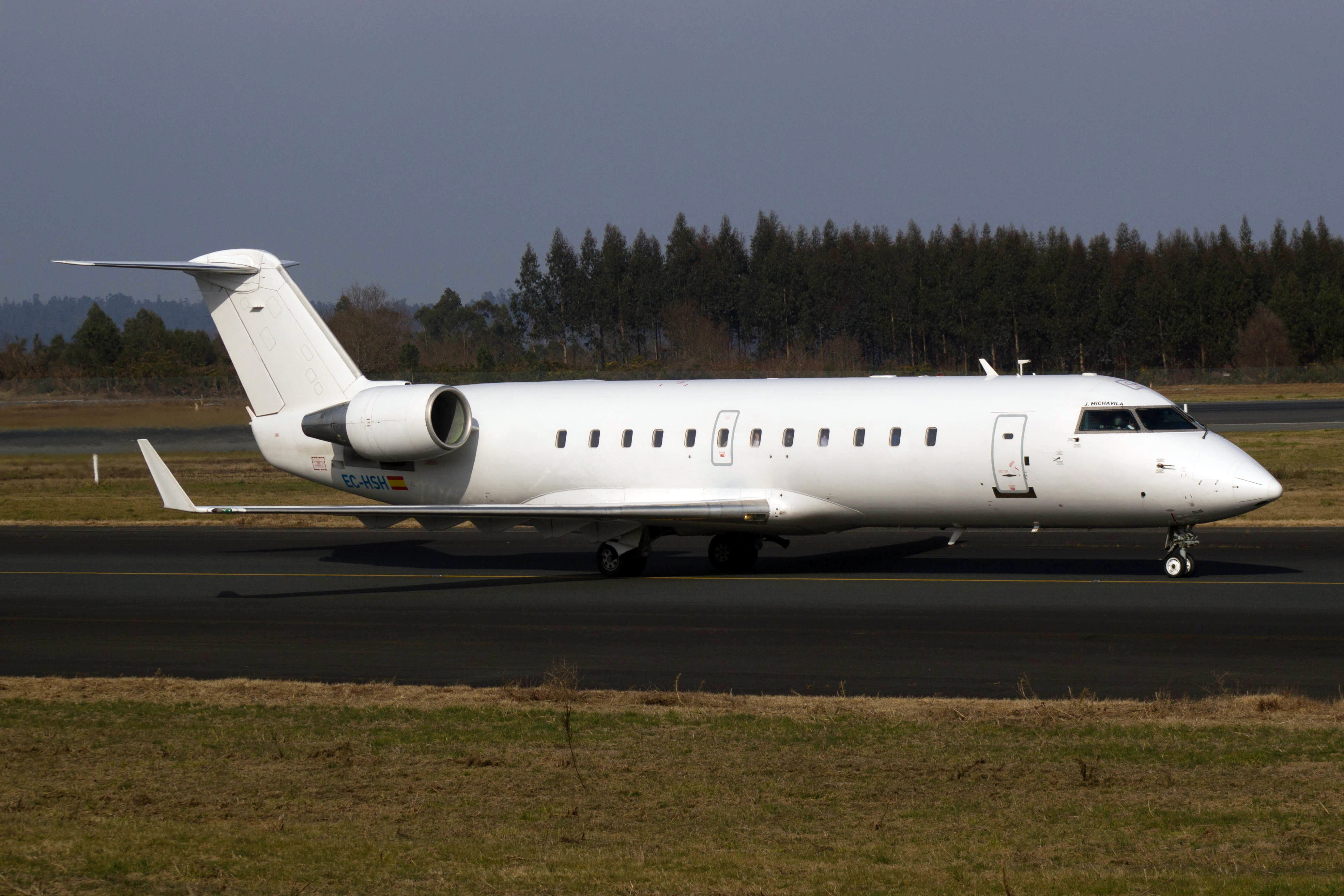 EC-HSH_CRJ200_Air_Nostrum_SCQ