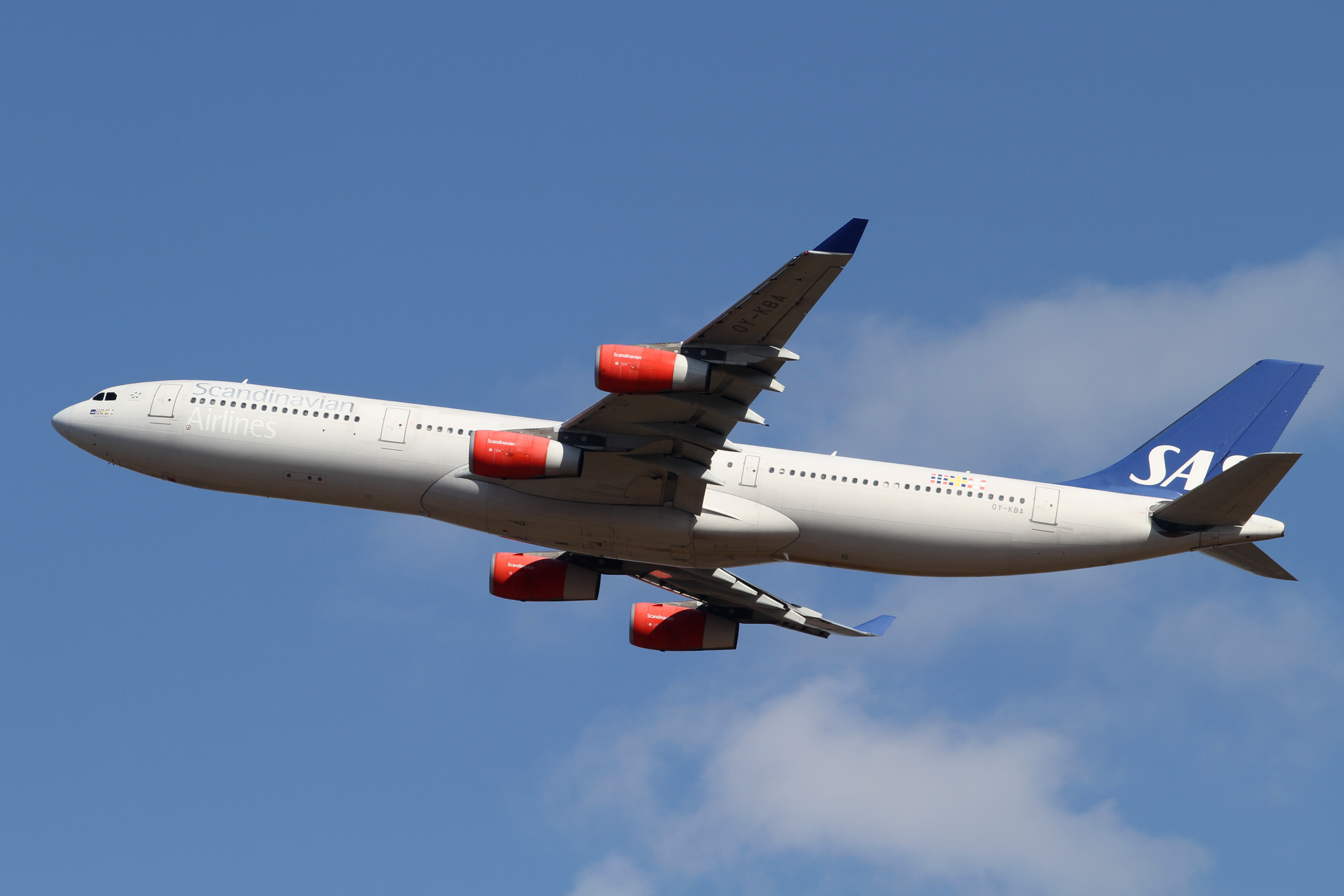SAS_A340-300(OY-KBA)_(6782321191)