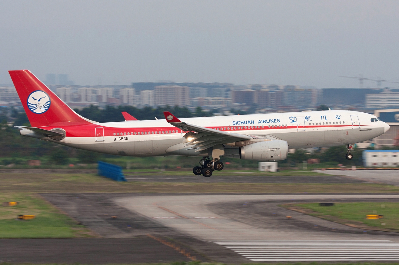 Sichuan_Airlines_Airbus_A330-243_Jordan