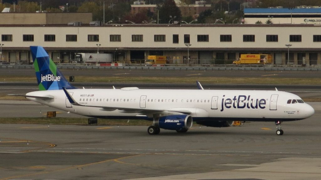 Vilken flygplats väljer JetBlue i&nbsp;London?
