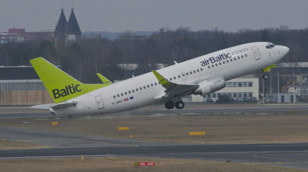 Hotfull man på Arlanda-flygning omhändertogs